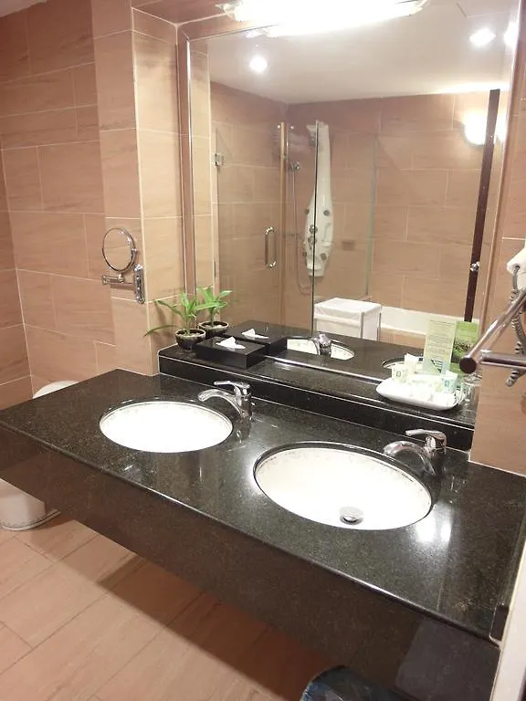 Ritz Garden Hotel Ipoh 3*,